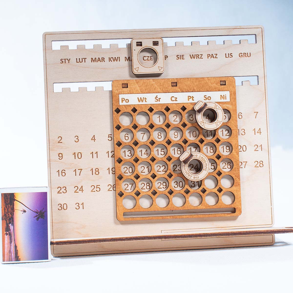 kalendarz_01jb (6) kalendarz 01jb 6 Wieczny kalendarz drewniany GRAWER