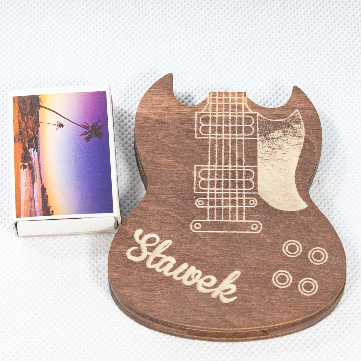 gitara 01bezcb 2 Efektowny pojemnik do 3 kostek gitarowych