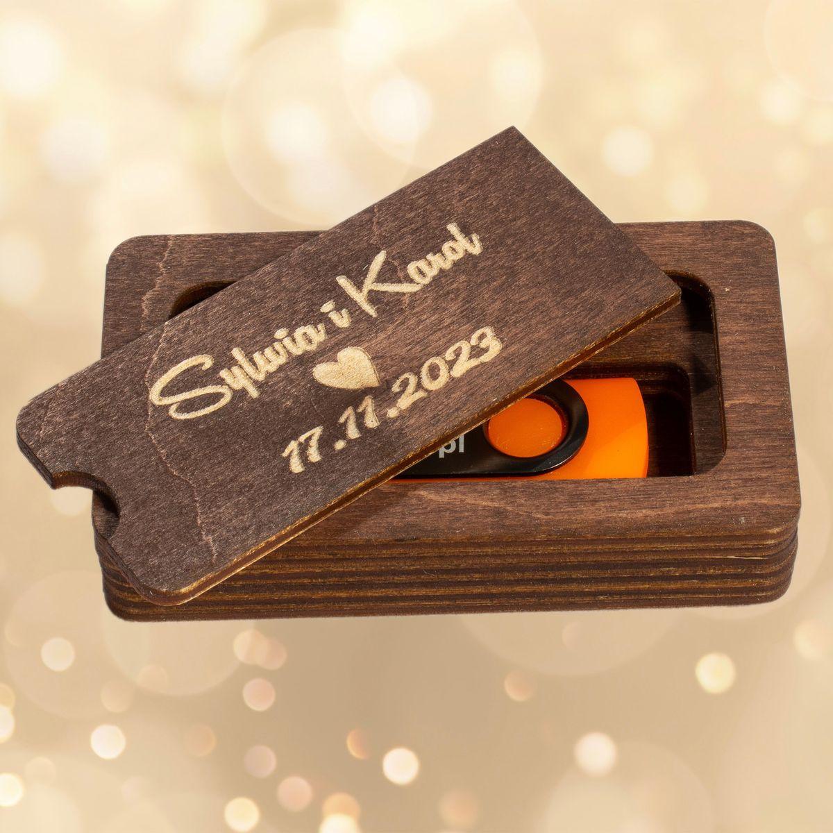 pendrive 01cb 5 Drewniane pudełko z grawerem na pendrive
