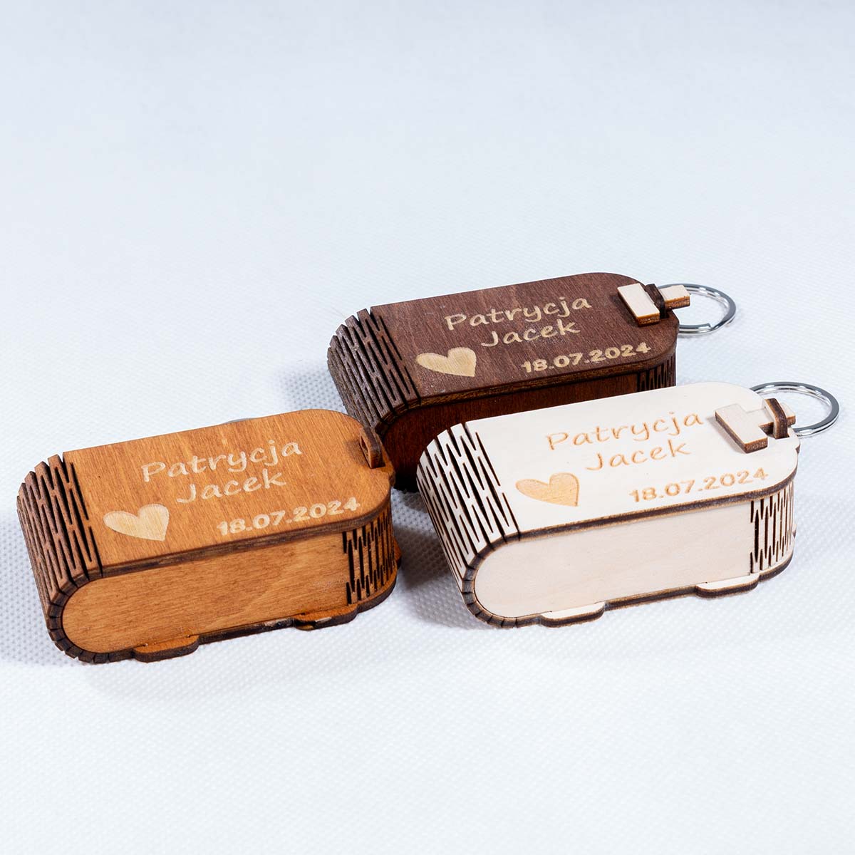 pendrive 04 2 Drewniane pudełko z grawerem na pendrive