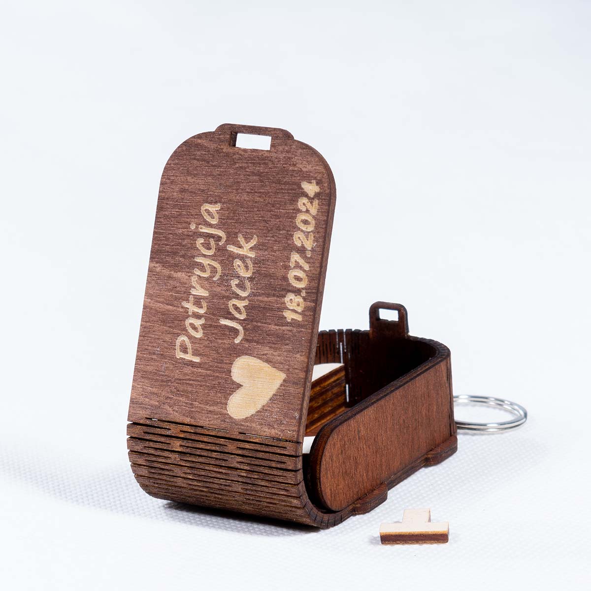 pendrive 04cb 6 Drewniane pudełko z grawerem na pendrive