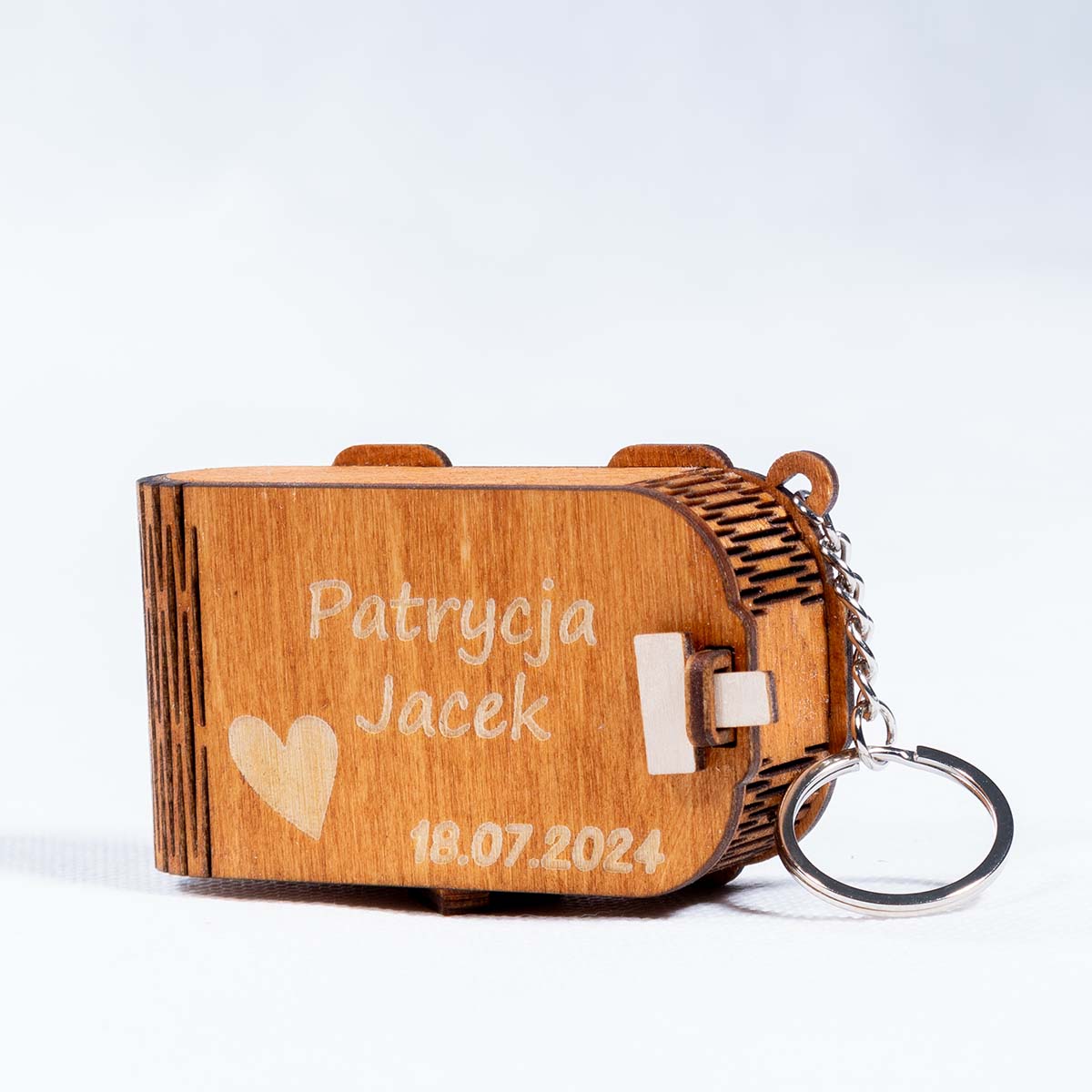 pendrive 04jb 3 Drewniane pudełko z grawerem na pendrive