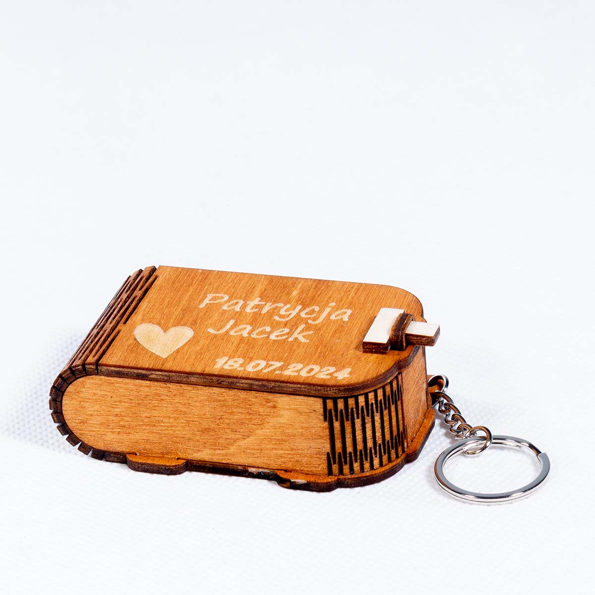 pendrive 04jb 7 Drewniane pudełko z grawerem na pendrive