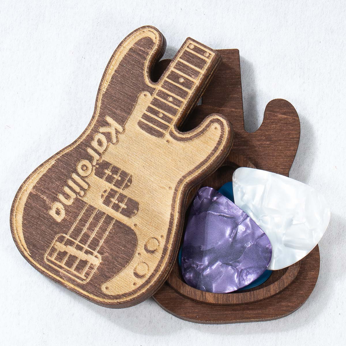 gitara 09cb 2 Pojemnik na kostkę gitarową