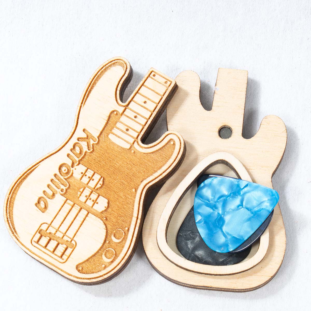 gitara 09n 2 Pojemnik na kostkę gitarową