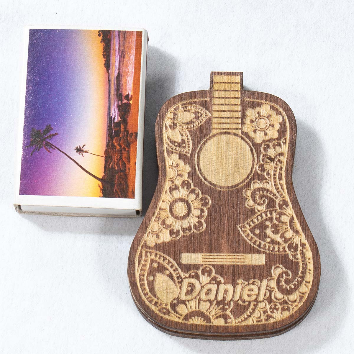 gitara 10cb 2 Pojemnik na kostkę gitarową