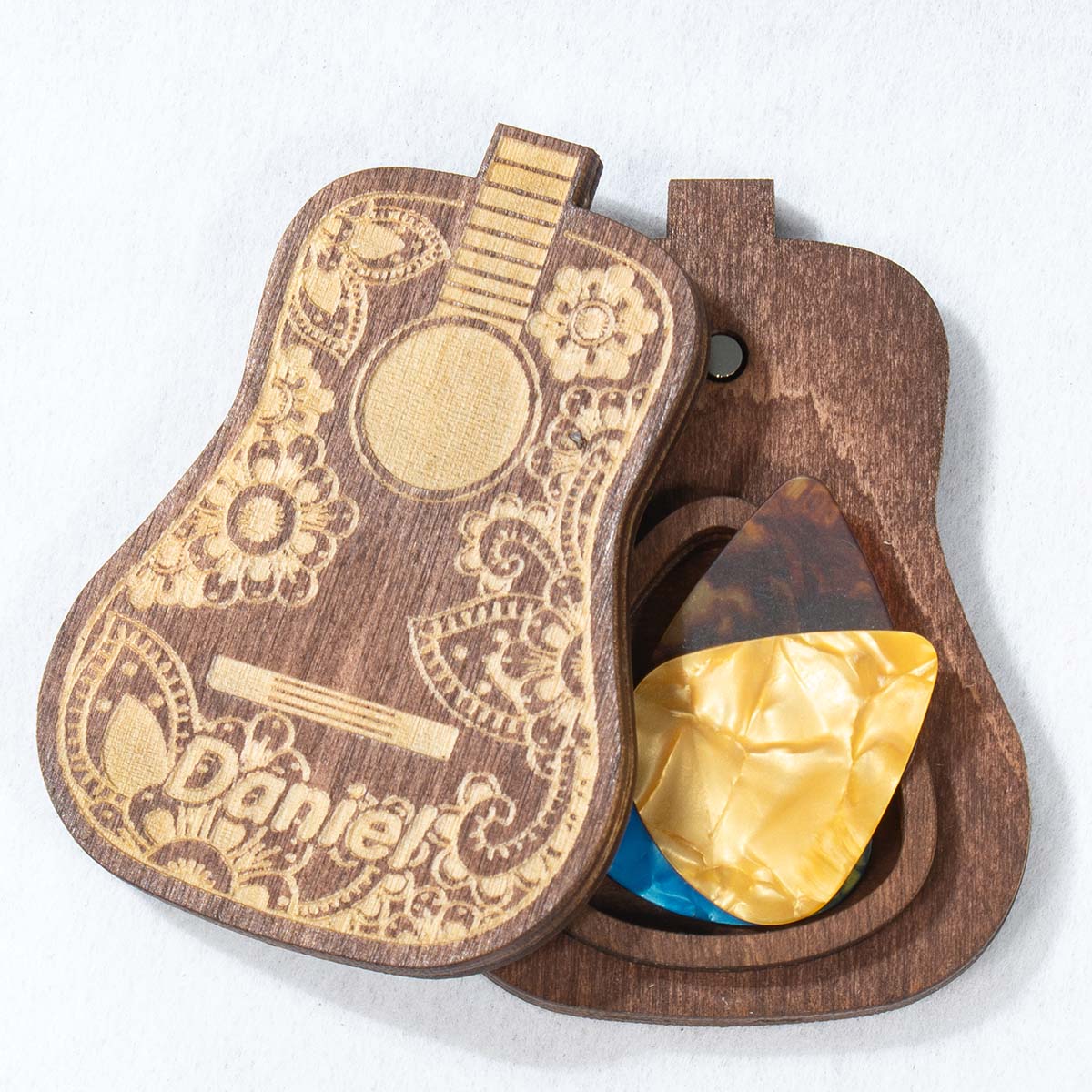 gitara 10cb 3 Pojemnik na kostkę gitarową