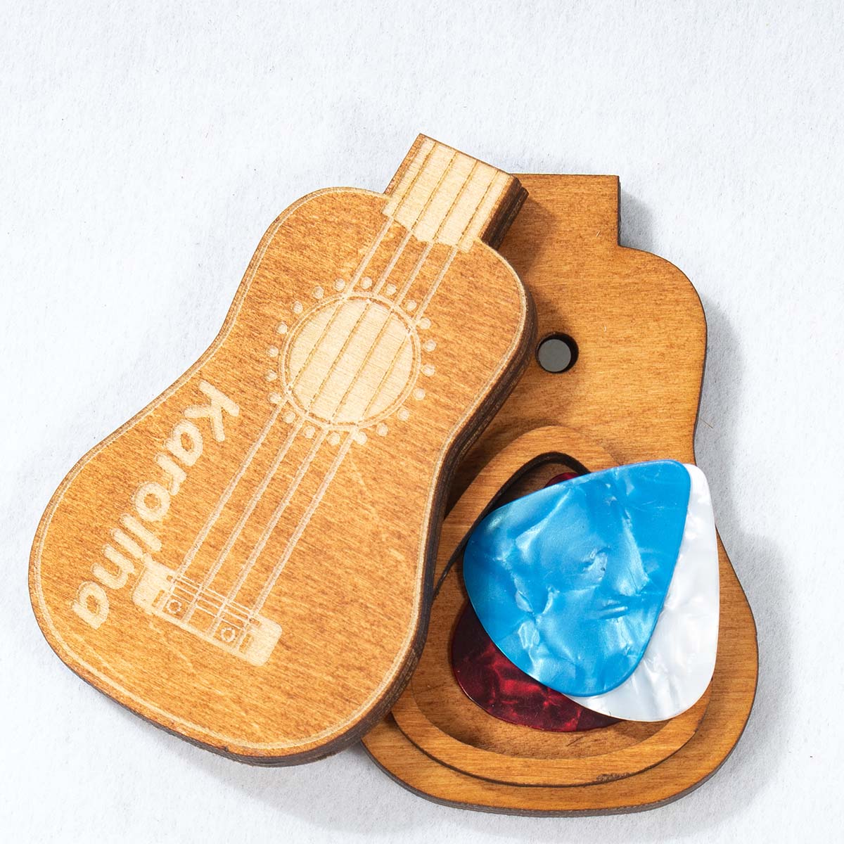 gitara 11jb 3 Pojemnik na kostkę gitarową