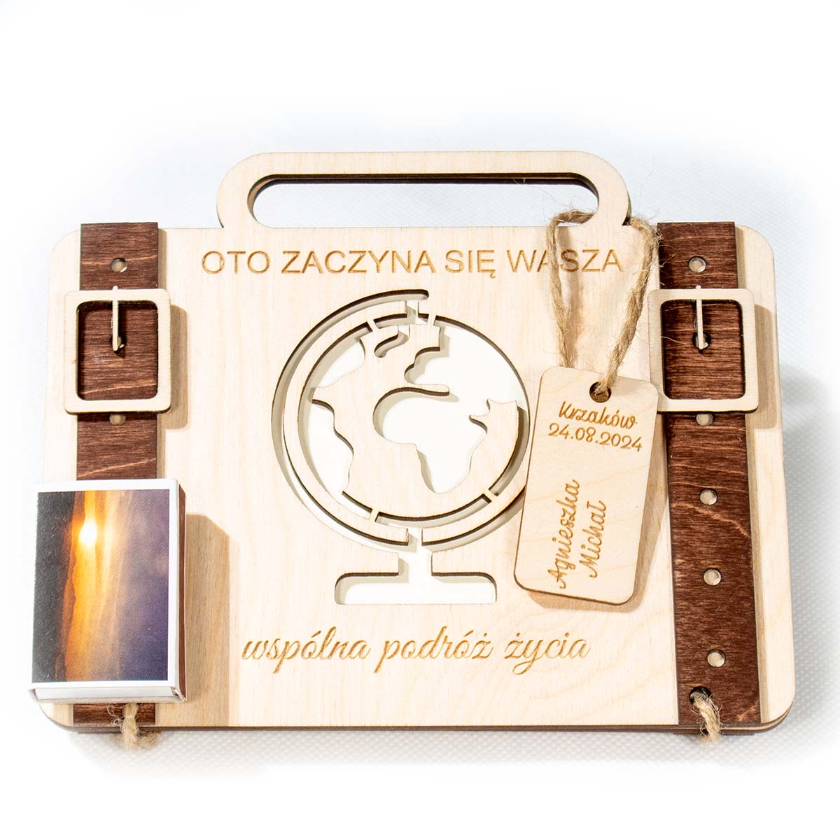 kartka walizka 9 Walizka kartka na ślub drewniana