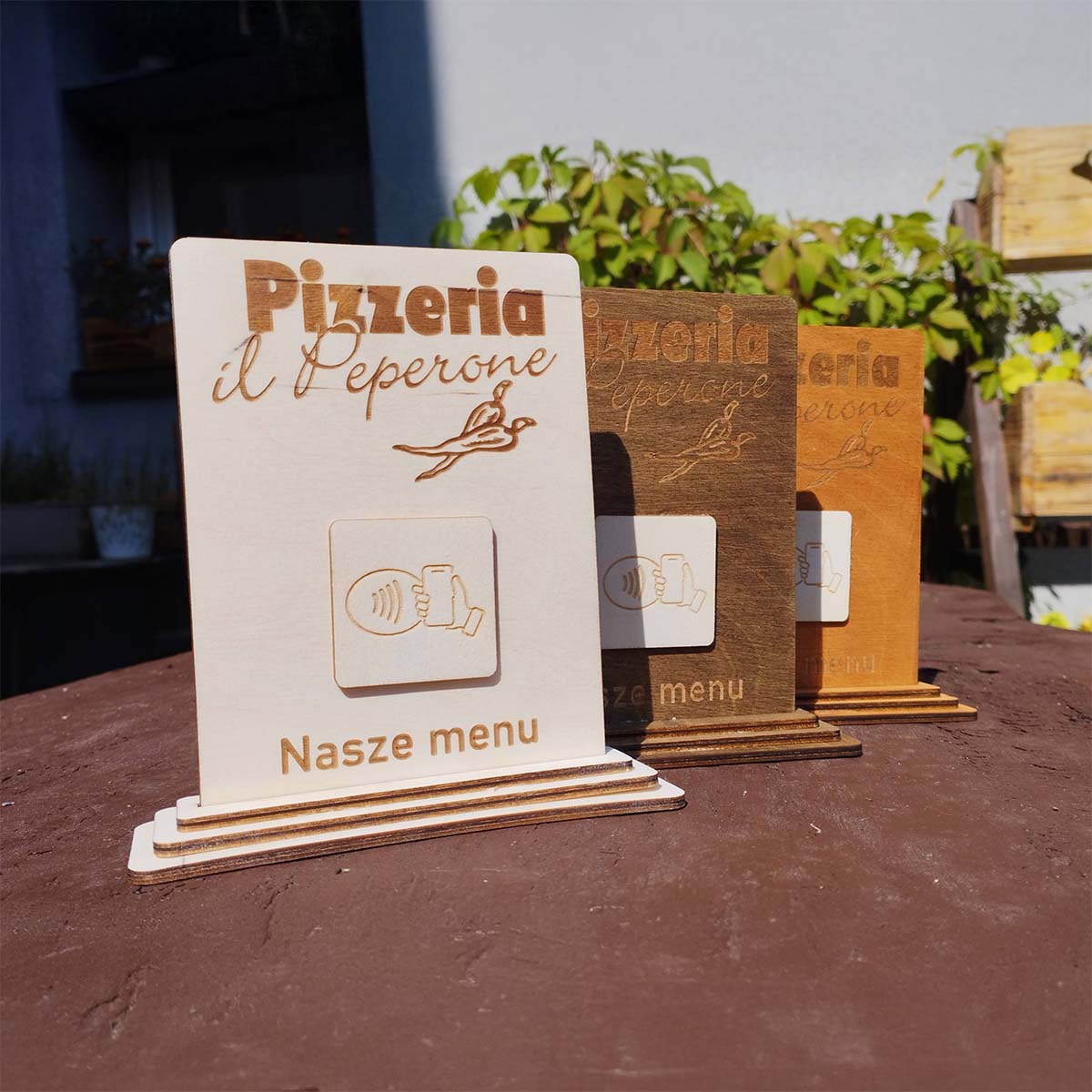 stojak nfc 01 2 Drewniany stand stojak NFC do integracji z mediami