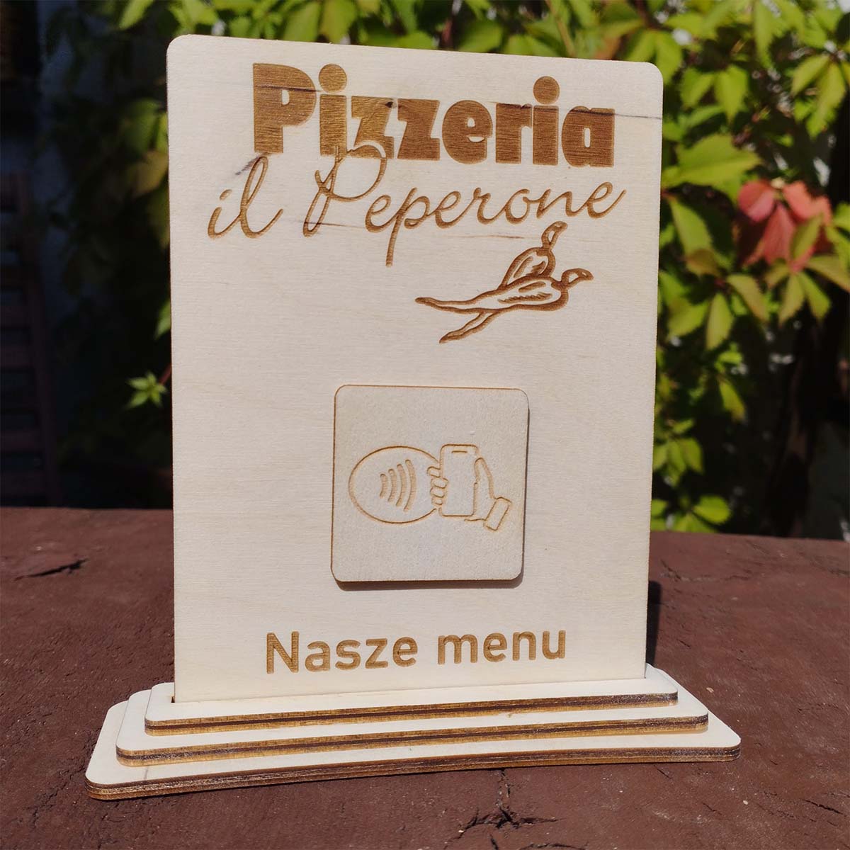 stojak nfc 01 4 Drewniany stand stojak NFC do integracji z mediami