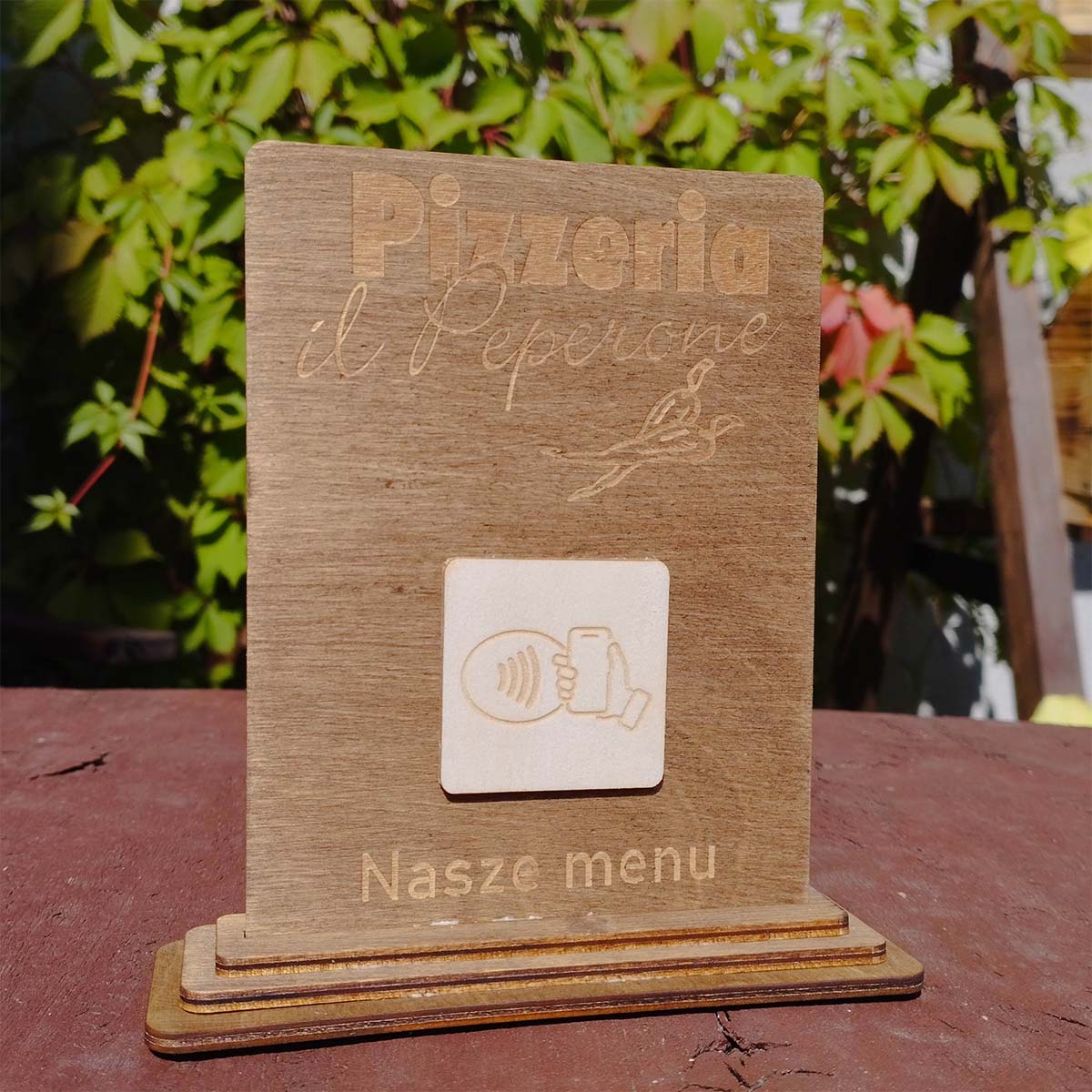 stojak nfc 01 5 Drewniany stand stojak NFC do integracji z mediami