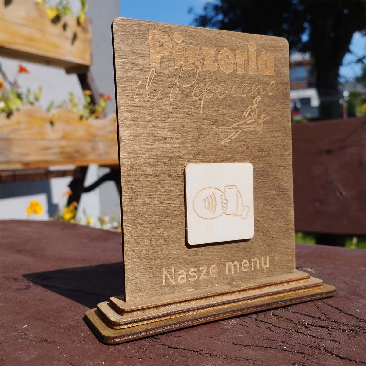 stojak nfc 01 8 Drewniany stand stojak NFC do integracji z mediami