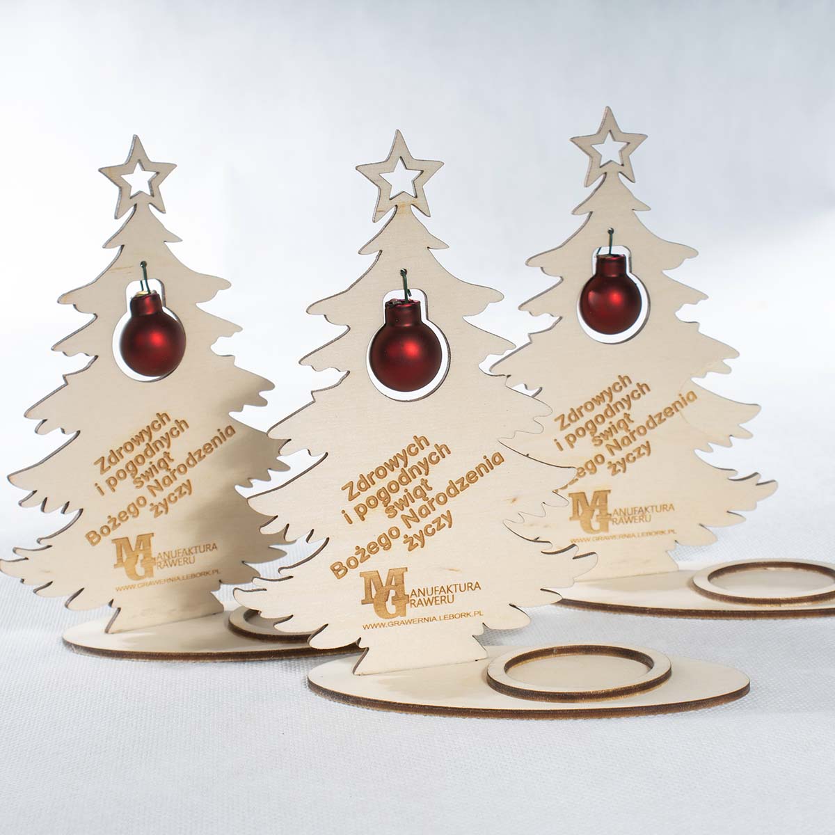 MCh09 10 Drewniana choinka z życzeniami i bombką